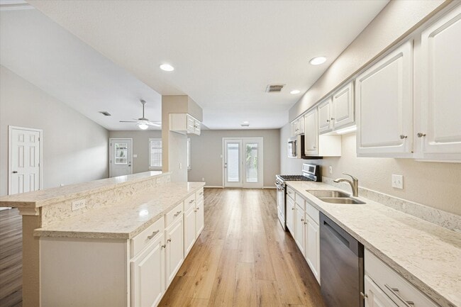 Building Photo - 900 Eagle Lake Rd