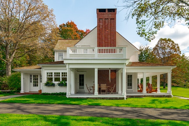 Building Photo - 198 Hemlock Hill Rd
