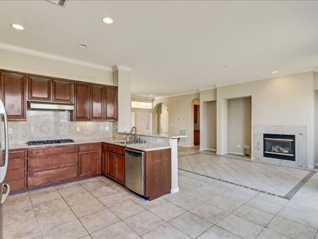 Building Photo - Trilogy 55+ Beautiful 3BD/3BA with pond view