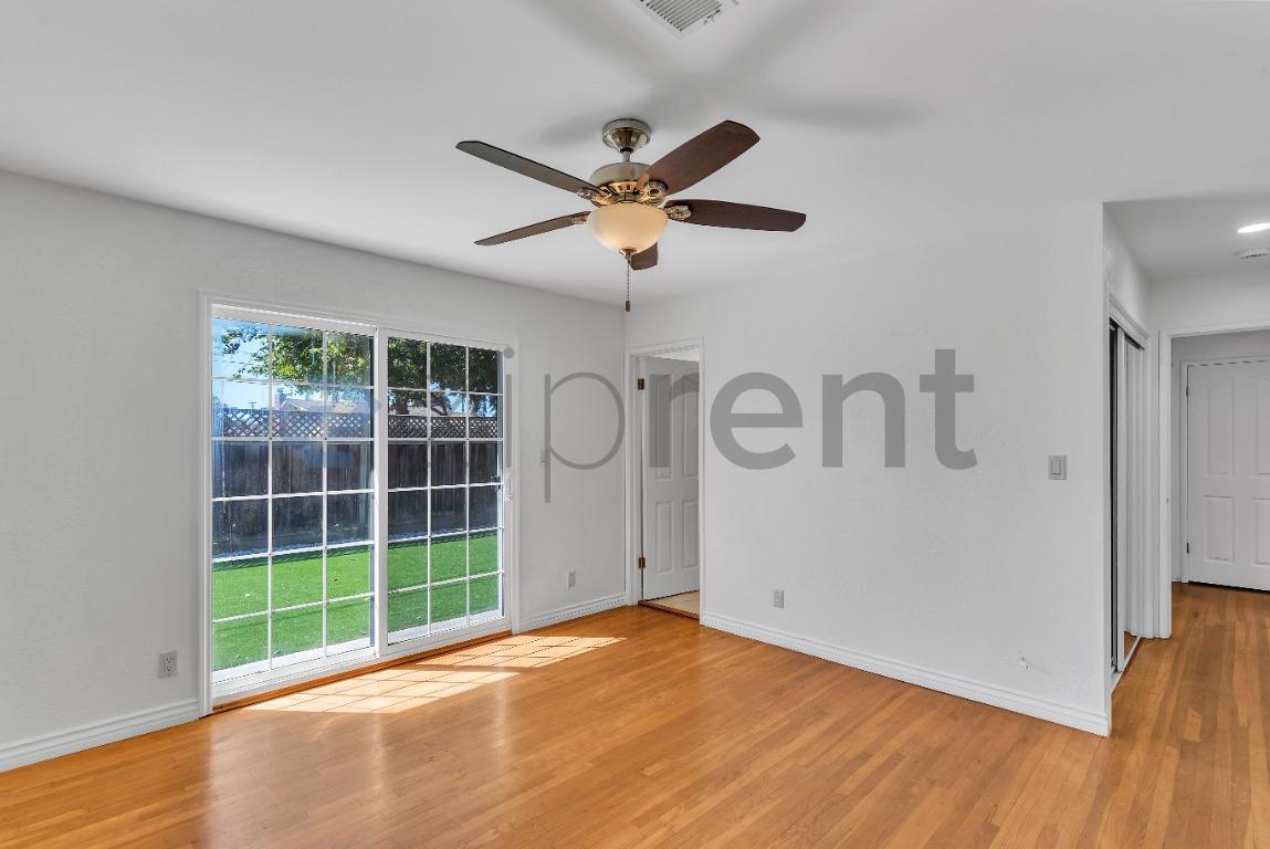 Building Photo - Unit
