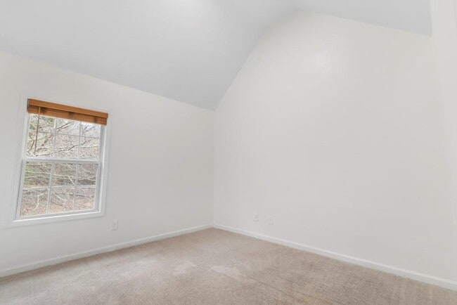 Building Photo - 45 Wyndmont Way