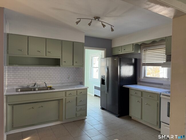 Building Photo - 95-97-97 Locust St