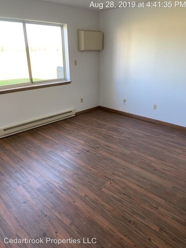 Building Photo - 2 br, 1 bath Apartment - 425 6th Ave S