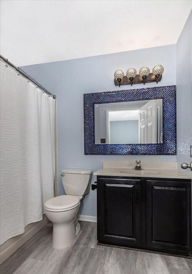 Building Photo - Beautifully maintained townhouse in New Market available before the new school year!