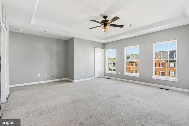 Building Photo - 325 Munahan Cir