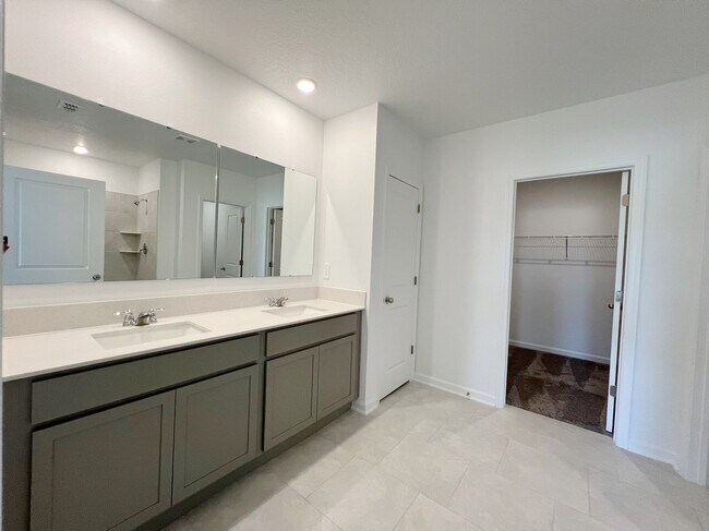 Building Photo - 317 Singing Sands Cir