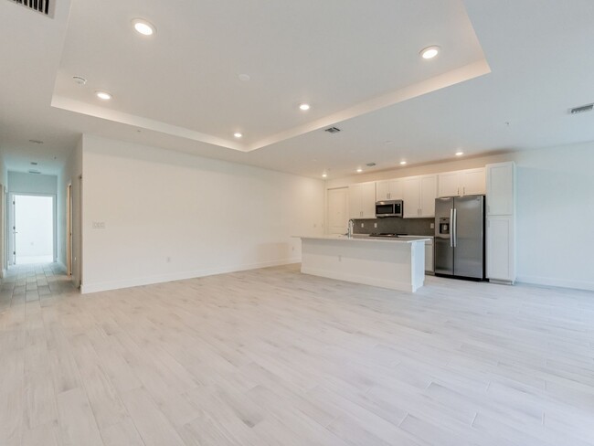 Building Photo - Brand New 2 bed/2.5 bath Condo 8 miles fro...