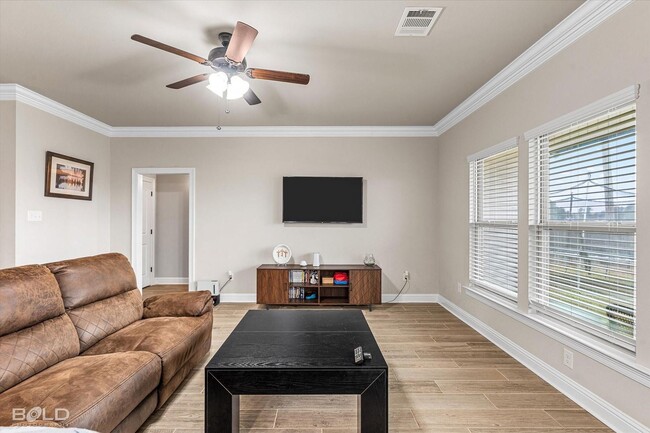 Building Photo - Legacy Pointe