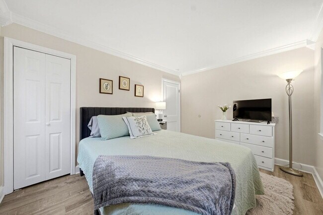 Building Photo - Furnished 3-Bedroom Single-Family Home in Lancaster