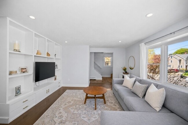 Building Photo - 59 Wyvern St