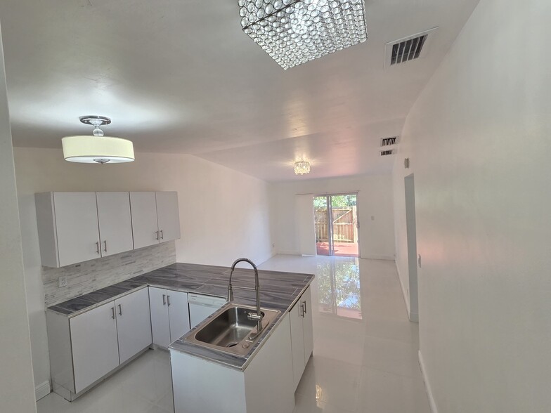 Building Photo - 20845 Grouper Dr