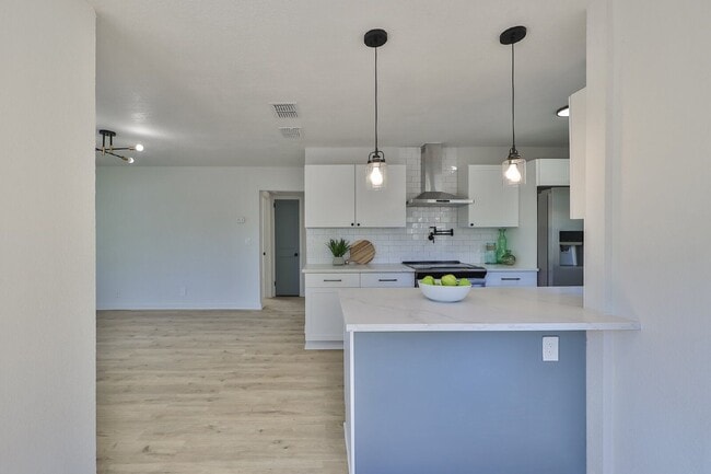 Building Photo - 867 53rd Terrace N