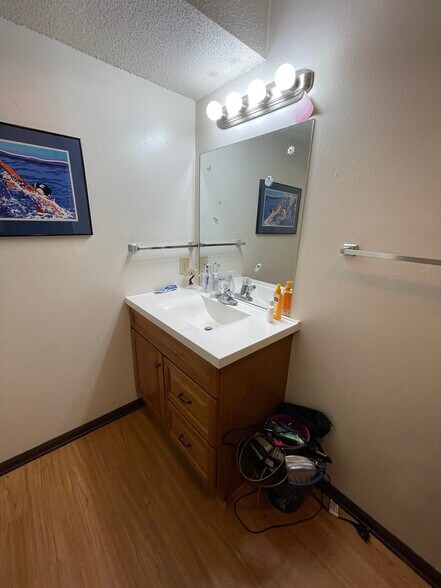 Building Photo - 3102 Alpine Dr