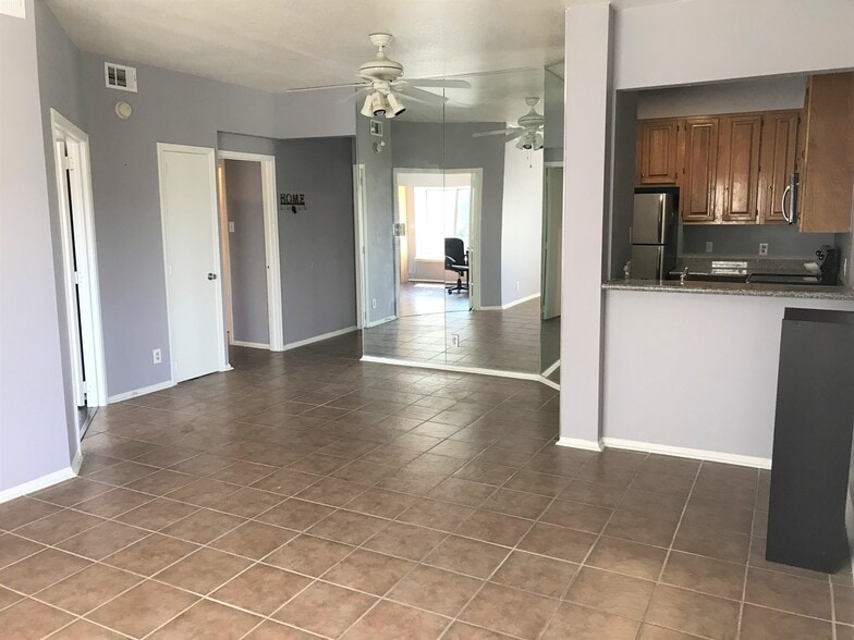 Partial Living area - 2209 S Braeswood Blvd