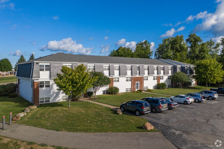 The Meadows Apartments 10 Ellis Dr Brockport NY 14420 Apartment Finder