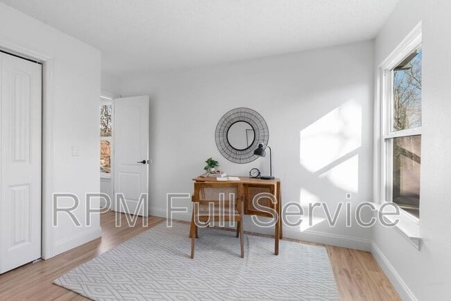 Building Photo - 4745 Aaron Dr