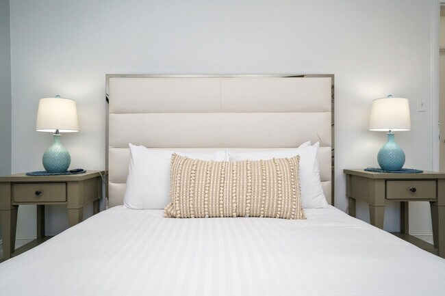 Building Photo - 20075 SW 87th Pl