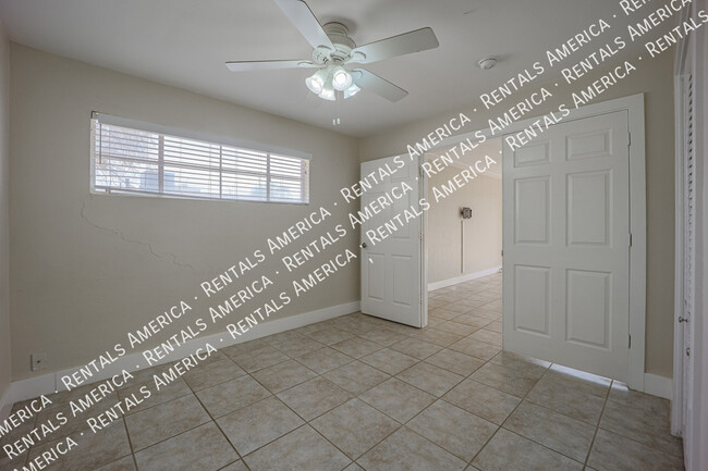 Building Photo - **COMING SOON** Beautiful 3 bed/2 bath hom...