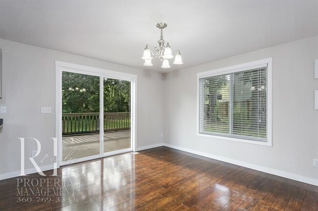 Building Photo - Bright View Home in the Heart of Silverdale on a Quiet Dead-End Road