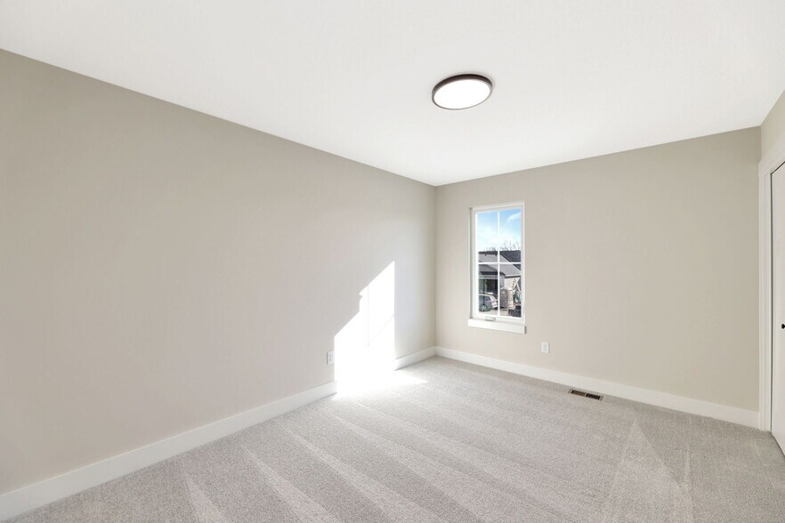 Building Photo - 2265 N 159th Ct E