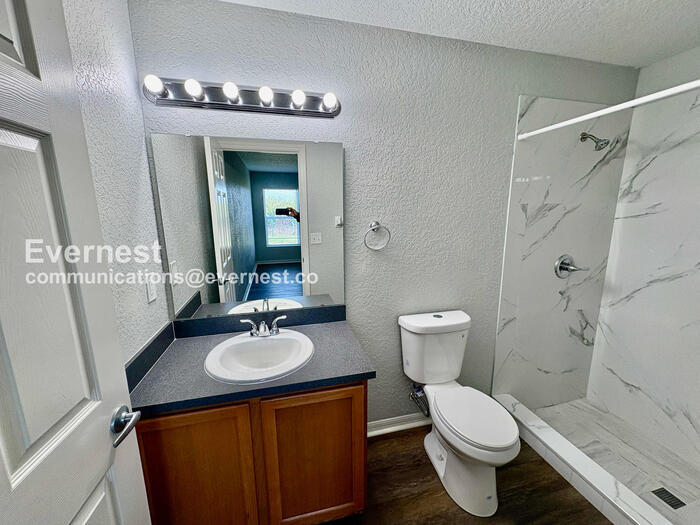 Building Photo - 2219 15th Ave E