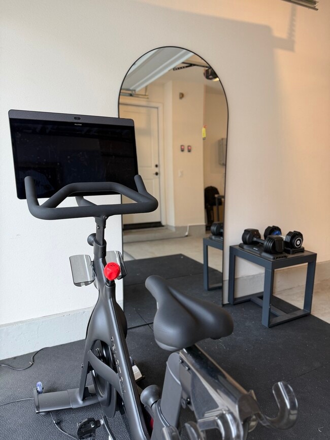 Building Photo - 2115 Senita Dr