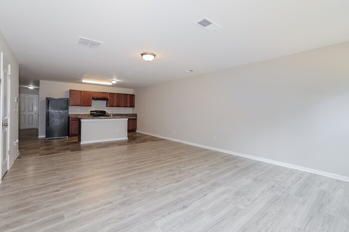 Building Photo - 2108 Belmont Cir NE