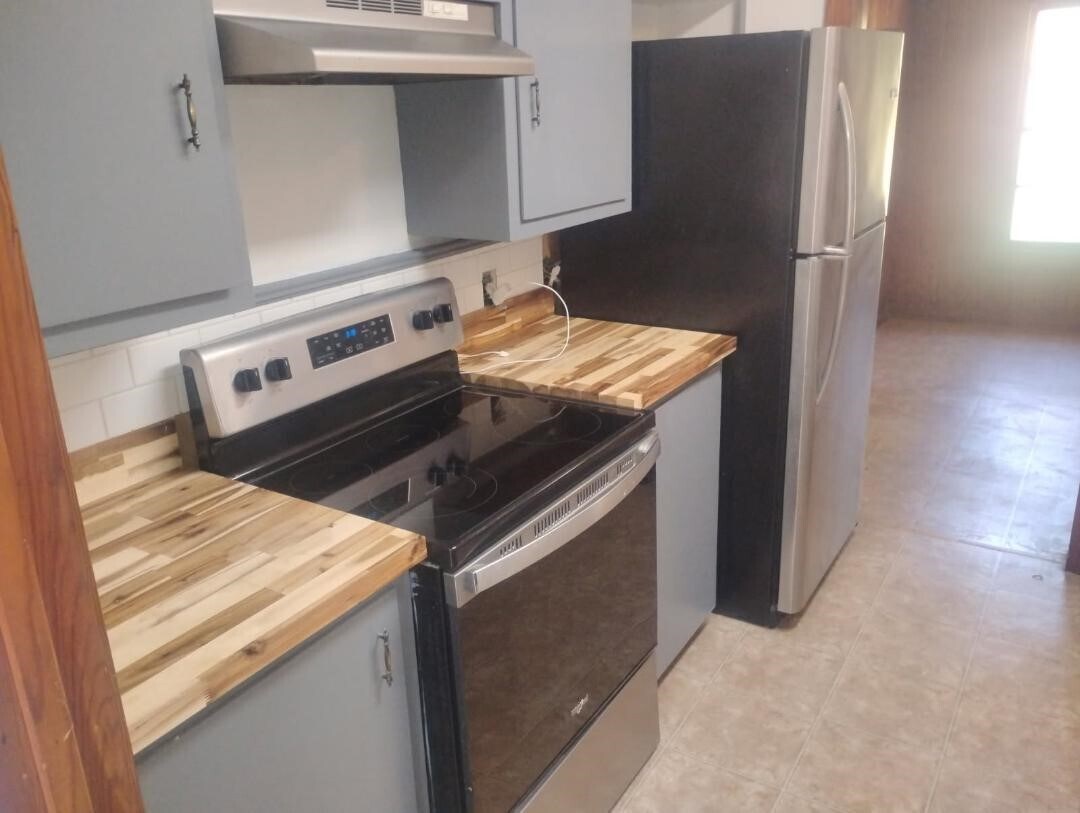 Building Photo - 216 E Morris St