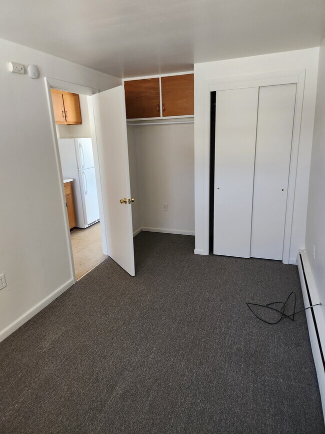 bedroom - 116 W High St