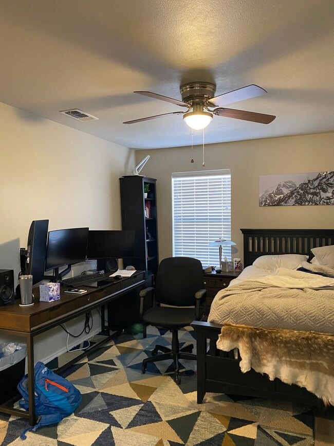 Building Photo - 525 N Chicago Ave