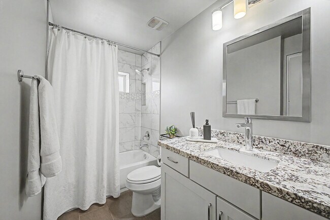 Building Photo - 3414 N 44th Pl