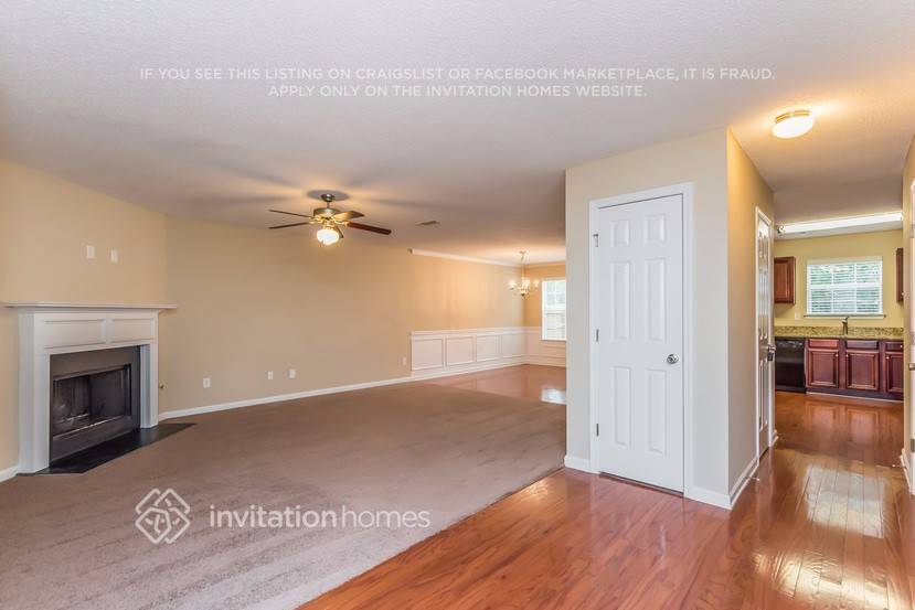 Building Photo - 124 Hidden Creek Dr