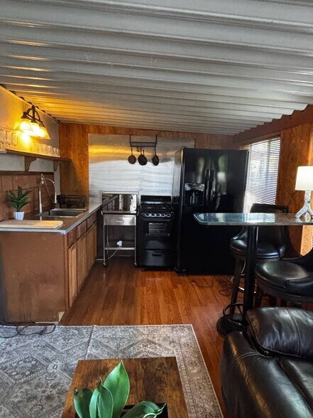 Building Photo - 487 Lado De Loma Dr