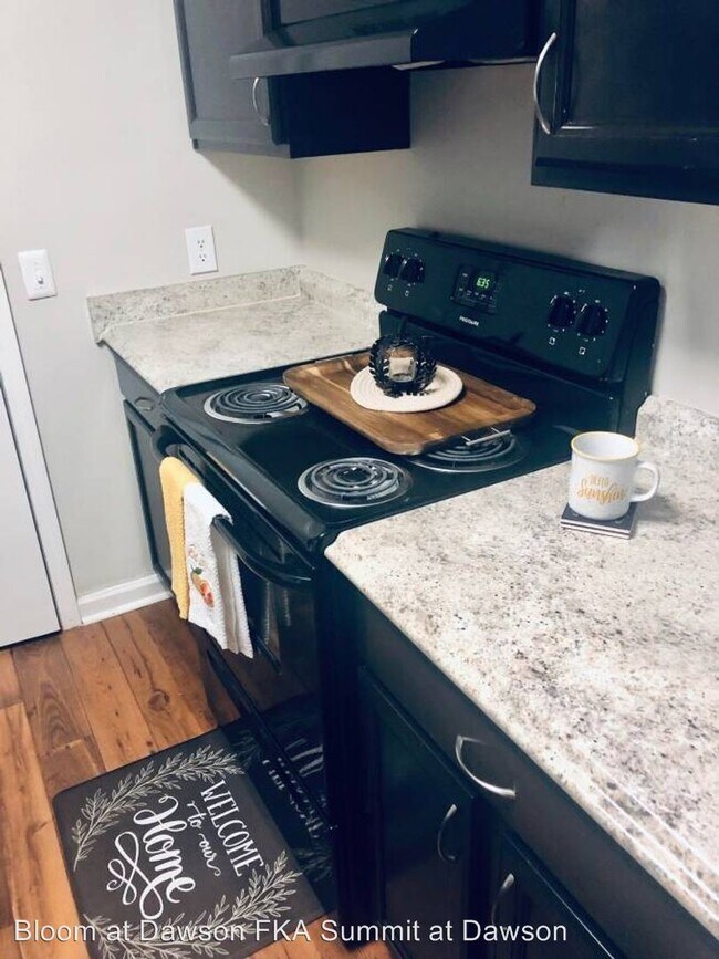 Building Photo - 1400 Chase Ln