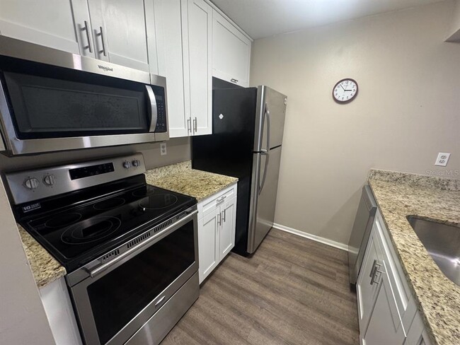 Building Photo - 3455 Countryside Blvd