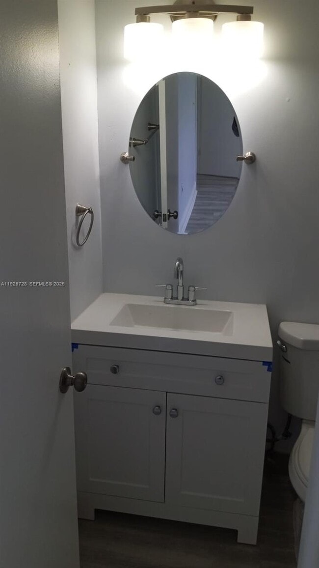 Building Photo - 9375 Fontainebleau Blvd