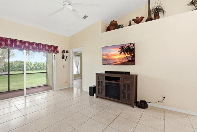 Building Photo - 9363 Bridgeport Dr