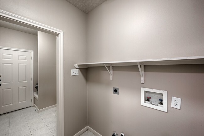 Building Photo - 10 Hancock St