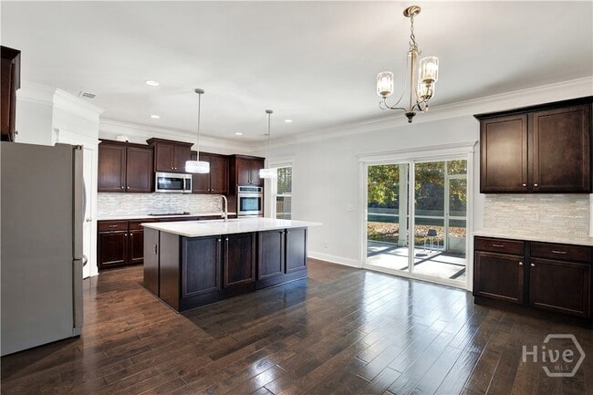 Building Photo - 289 Timberland Cir