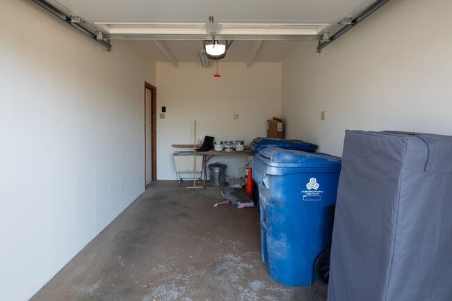 Building Photo - 1606 Myra Ave