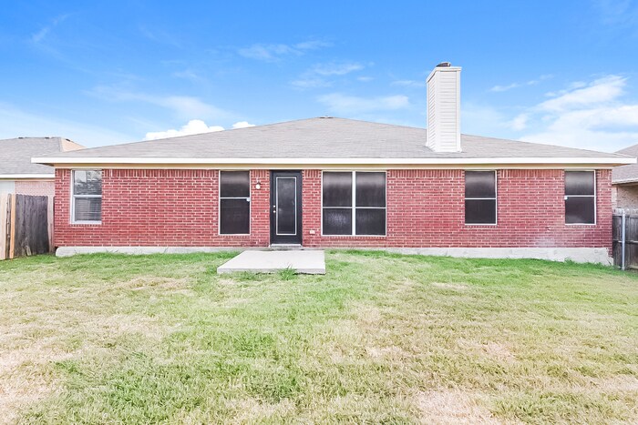 Building Photo - 616 White Swan Dr
