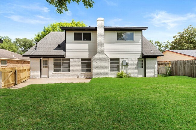 Building Photo - 16615 Glamis Ln