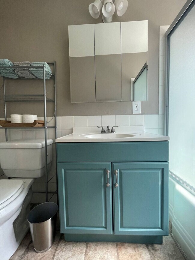 Building Photo - 7221 Vassar Ave