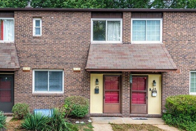 Primary Photo - 25 Tower Hill Ct