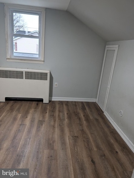 Building Photo - 411 E Cherry St