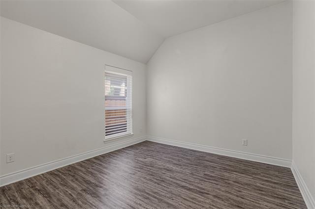Building Photo - 1009 Queens Lk Trl