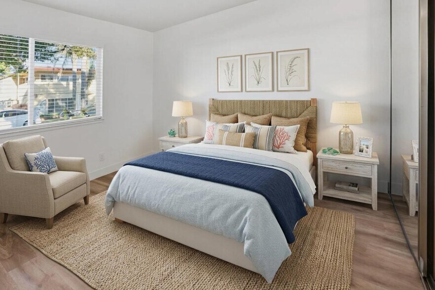 Building Photo - 116 Marina Ave