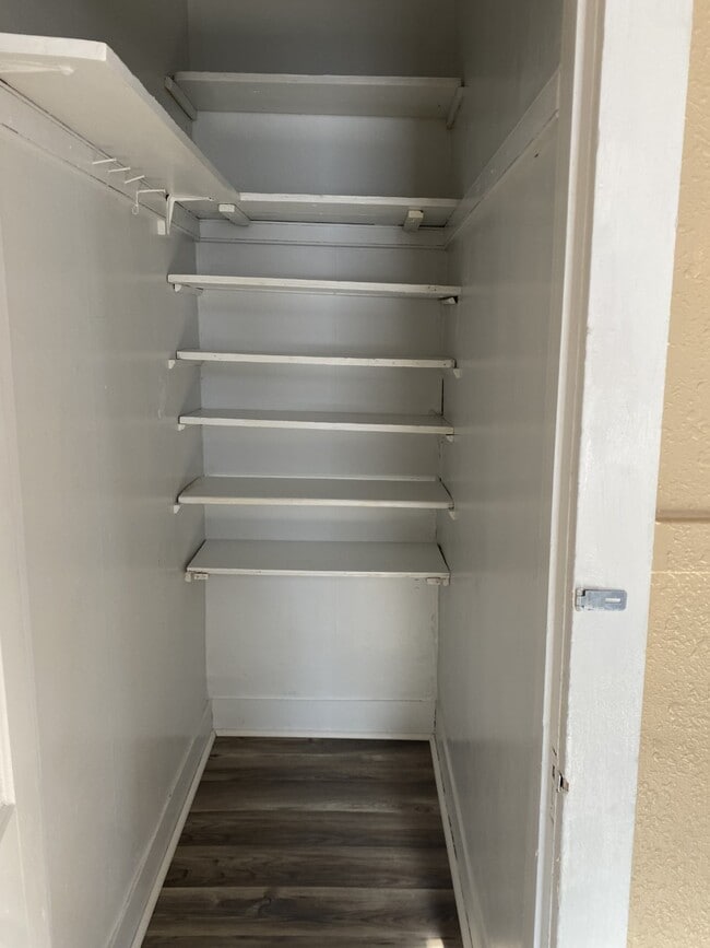 Building Photo - 1502 Jules St