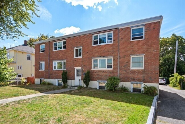 Building Photo - 623 Quincy Shore Dr