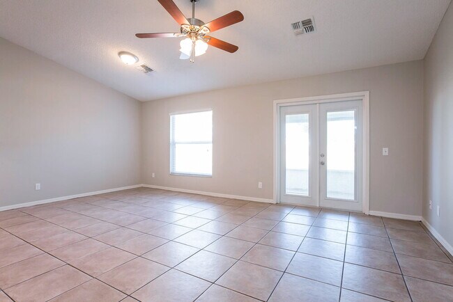 Building Photo - 80 Lake Daisy Blvd